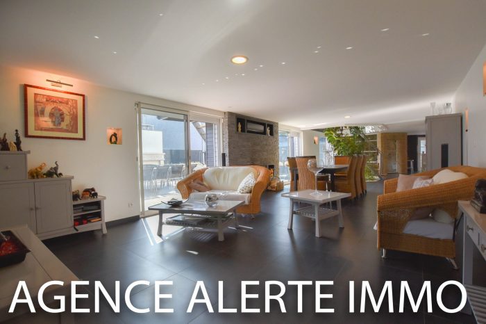 Maison contemporaine à vendre, 10 pièces - Estaires 59940