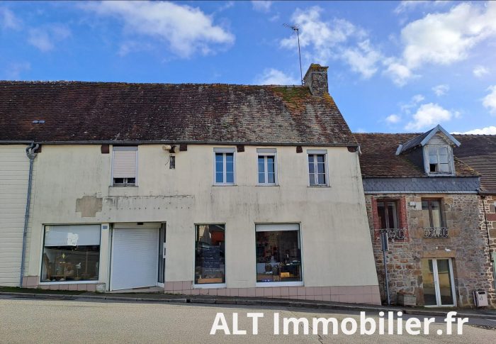 Photo Normandie, axe Flers / Argentan, Briouze, ensemble immobilier appartement avec local commercial, maison cour image 3/8