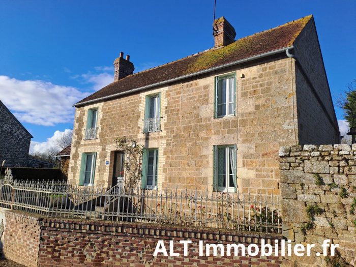 Normandie, Rânes, maison pierre avec garage, dépendance et jardin