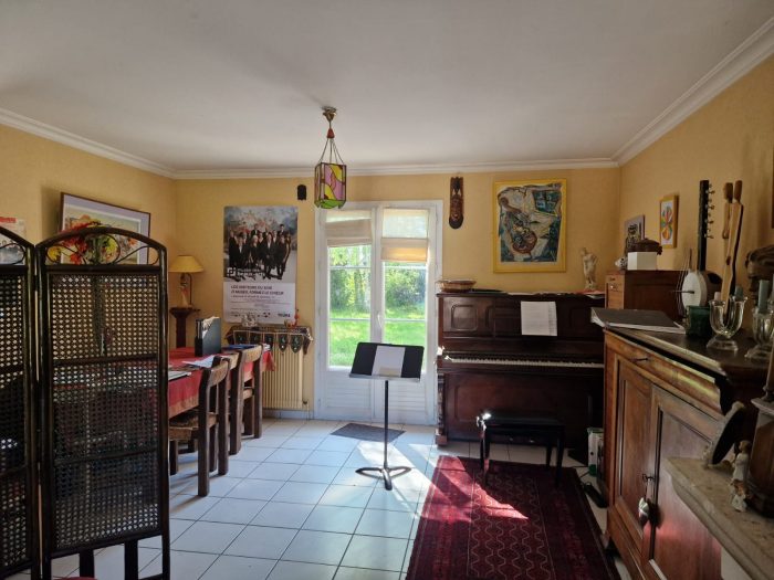 Maison traditionnelle à vendre, 6 pièces - Saint-Cyr-sur-Loire 37540