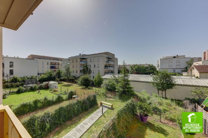 Appartement à vendre, 4 pièces - Bron 69500