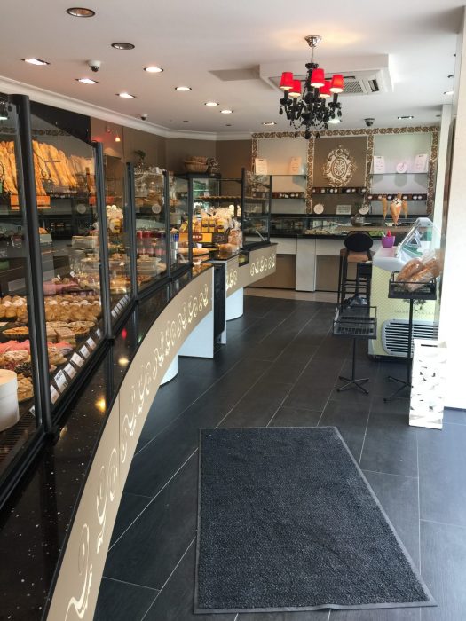Photo A VENDRE BOULANGERIE PATISSERIE CHOCOLATERIE GLACERIE image 2/9