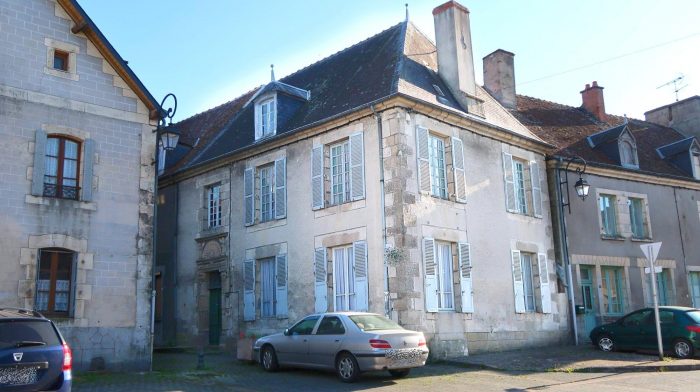 Bourgeois house for sale, 10 rooms - Châtelus-Malvaleix 23270