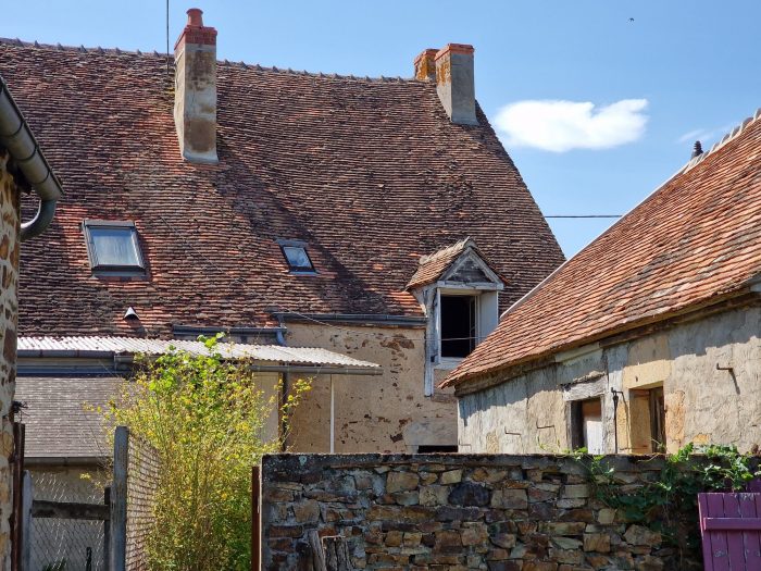 Old house for sale, 7 rooms - Sainte-Sévère-sur-Indre 36160