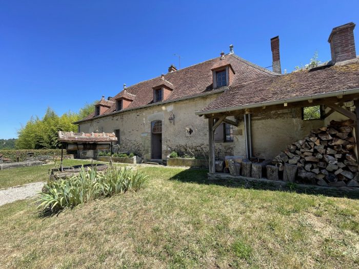 Old house for sale, 5 rooms - Crozant 23160