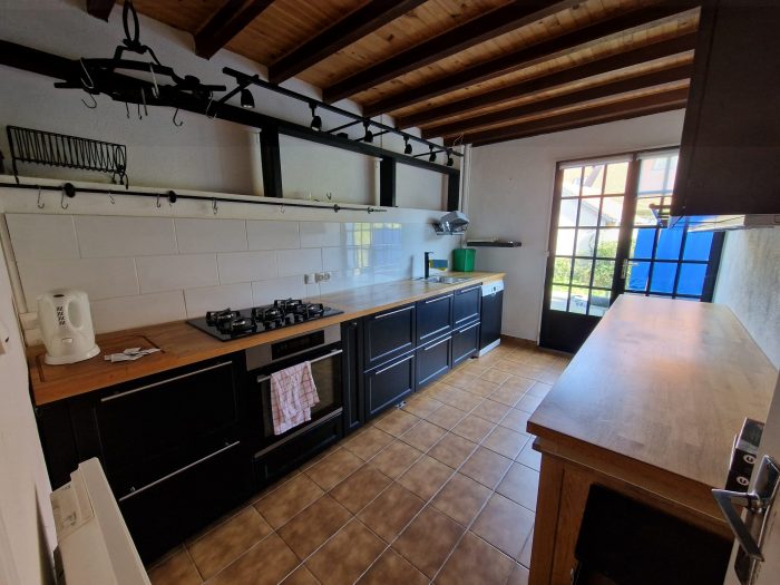 Old house for sale, 6 rooms - Saint-Saturnin 18370