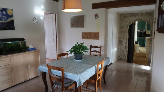 Traditional house for sale, 7 rooms - Guéret 23000