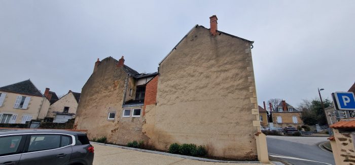 Maison mitoyenne 1 côté à vendre, 10 pièces - Sainte-Sévère-sur-Indre 36160