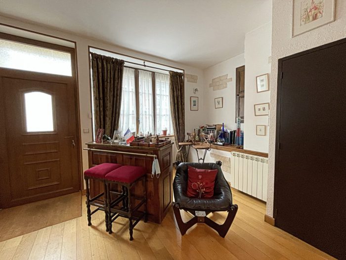 Old house for sale, 6 rooms - Châtelus-Malvaleix 23270