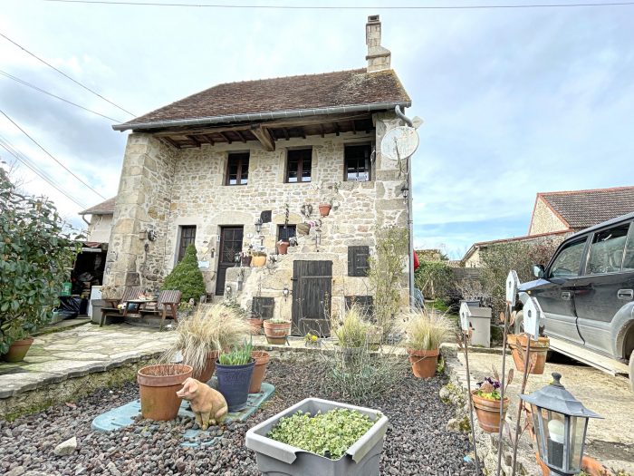 Old house for sale, 4 rooms - Saint-Silvain-sous-Toulx 23140