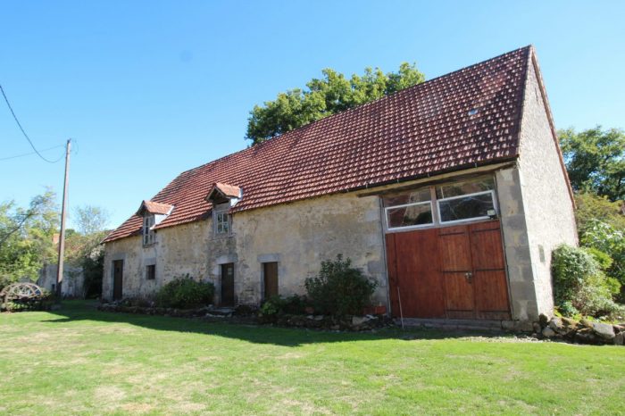 Old house for sale, 6 rooms - Lourdoueix-Saint-Pierre 23360