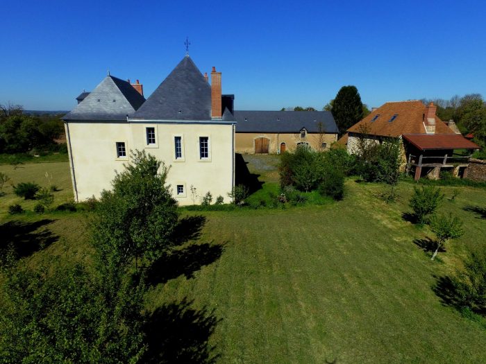 Château à vendre, 13 pièces - Guéret 23000