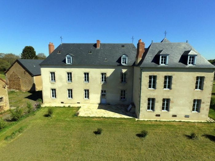 Château à vendre, 13 pièces - Guéret 23000