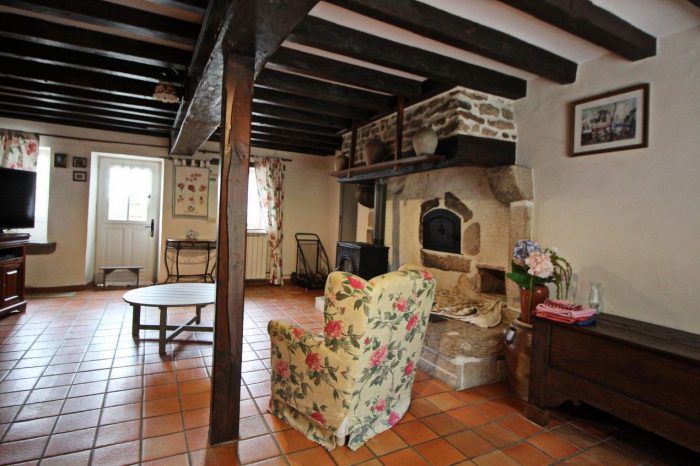 Old house for sale, 5 rooms - Jalesches 23270