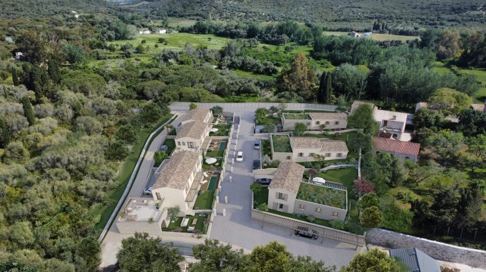 Villa T3 + mini villa d'invité de standing avec piscine et jardin à Saint-Florent