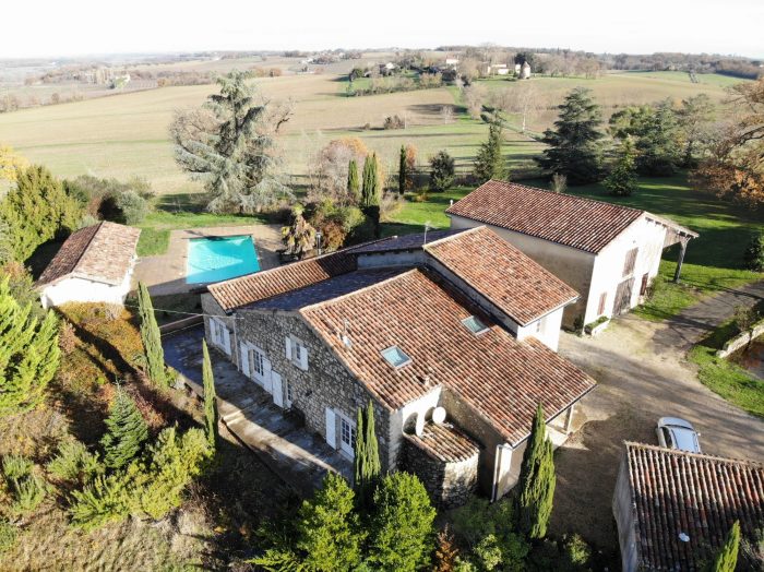 Magnificent Country Property on an Idyllic Location
