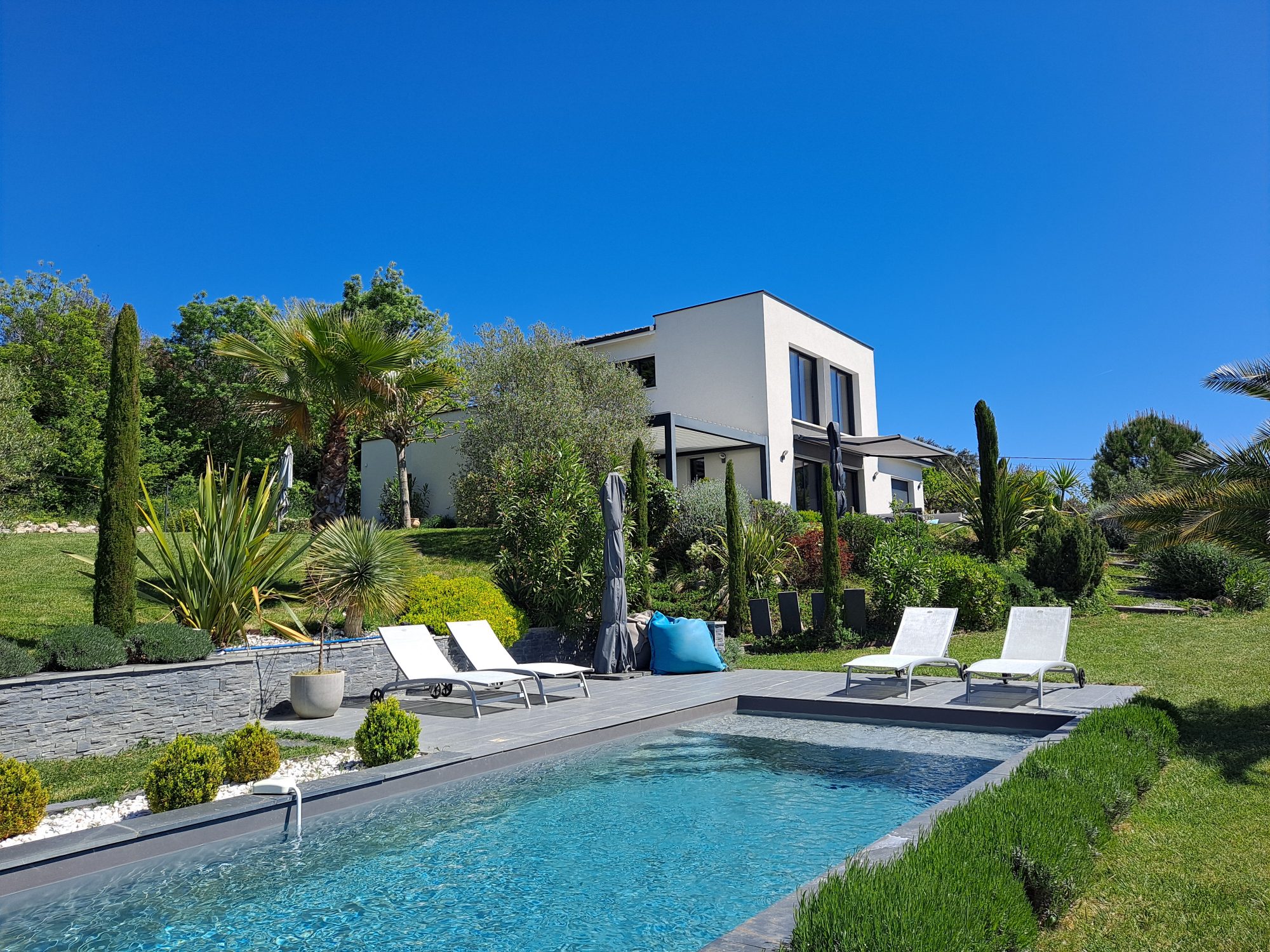 Splendide Villa Haut de Gamme avec Vues et Piscine