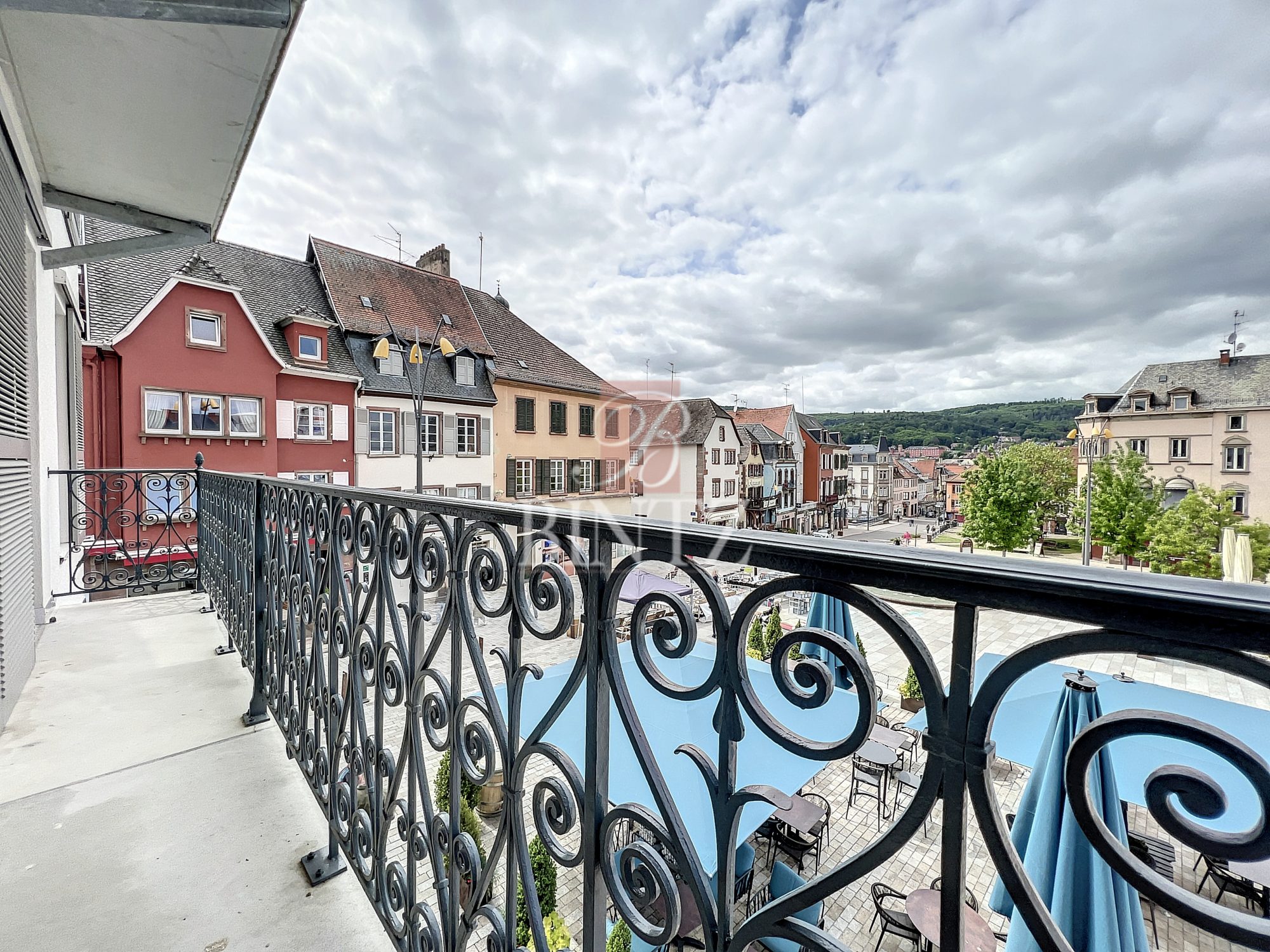 GRAND 2 PIECES BALCON PLACE DU CHATEAU SAVERNE - location immobilière - Bintz Immobilier - 16