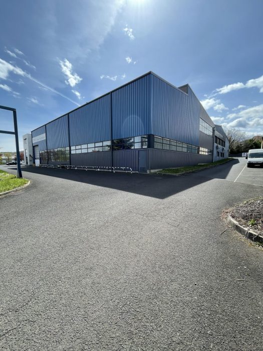 Local industriel à vendre, 5887 m² - Romagnat 63540