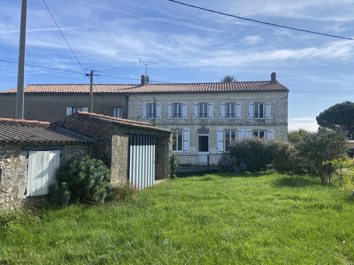 Vente Maison/Villa CHENAC-SAINT-SEURIN-D UZET 17120 Charente Maritime FRANCE