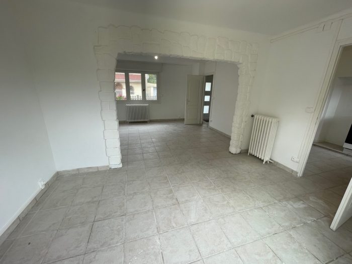 Maison mitoyenne 2 côtés à vendre, 5 pièces - Cambrai 59400