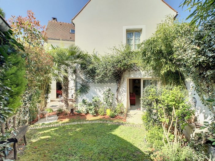 Maison traditionnelle à vendre, 8 pièces - Châteaufort 78117