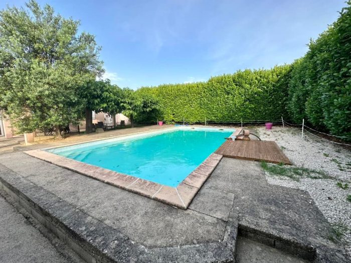 Photo Villa de 129m² avec piscine et garage! image 3/24