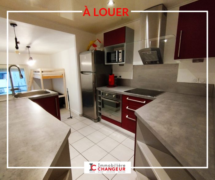 Appartement à louer, 1 pièce - Voiron 38500