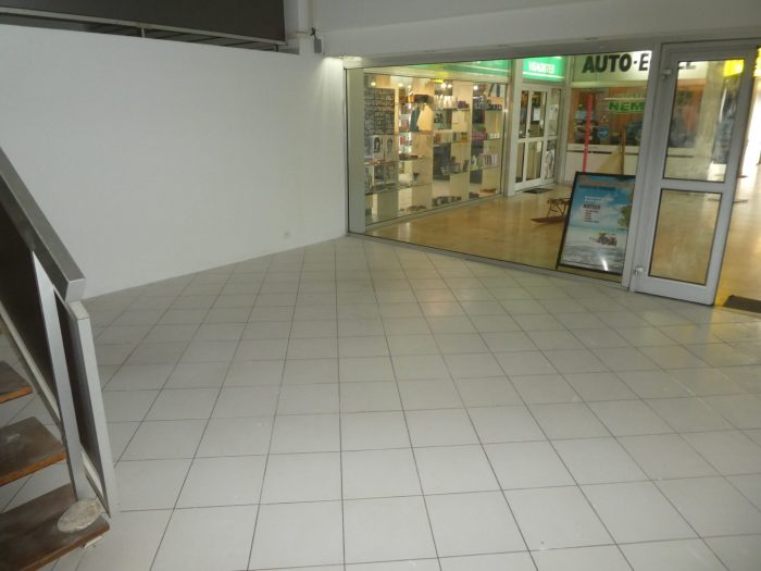 Local commercial à louer, 52 m² - Nouméa 98800