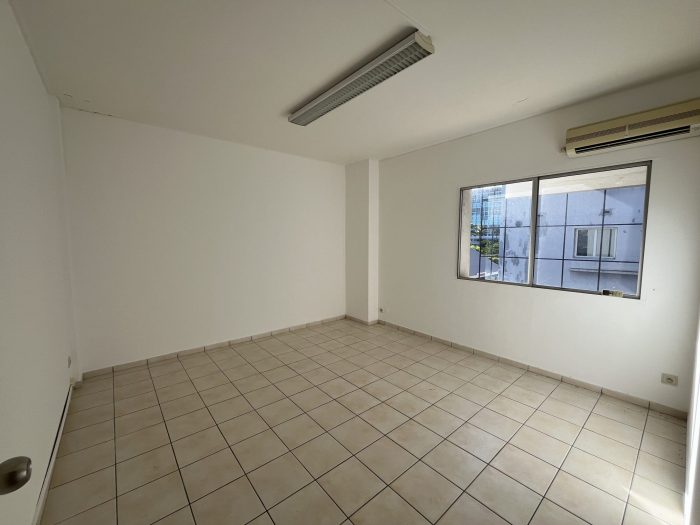 Bureau à louer, 50 m² - Nouméa 98800