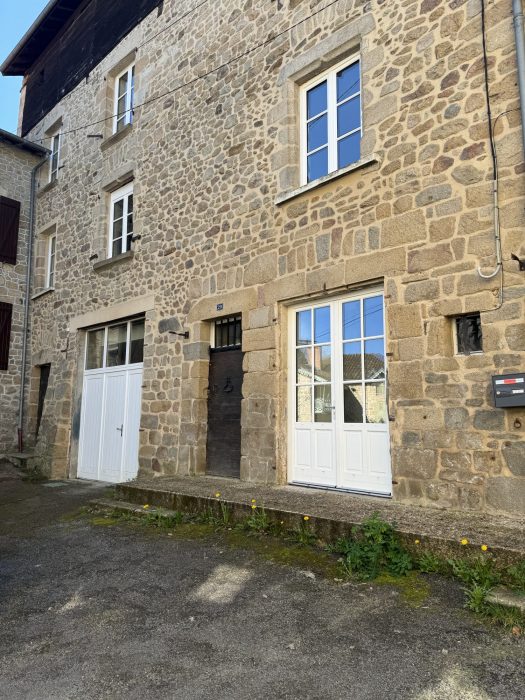 Old house for rent, 5 rooms - Eymoutiers 87120
