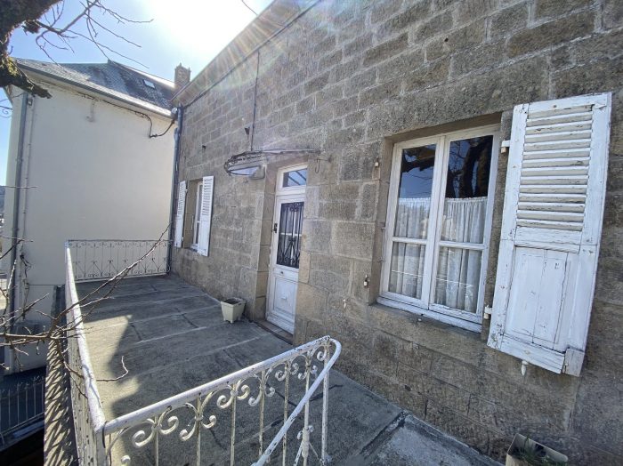 Old house for sale, 3 rooms - Bugeat 19170