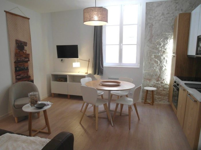 Appartement à louer, 3 pièces - Marseille 13002