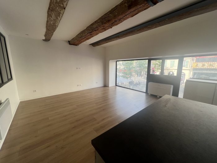 Appartement à louer, 3 pièces - Marseille 13001