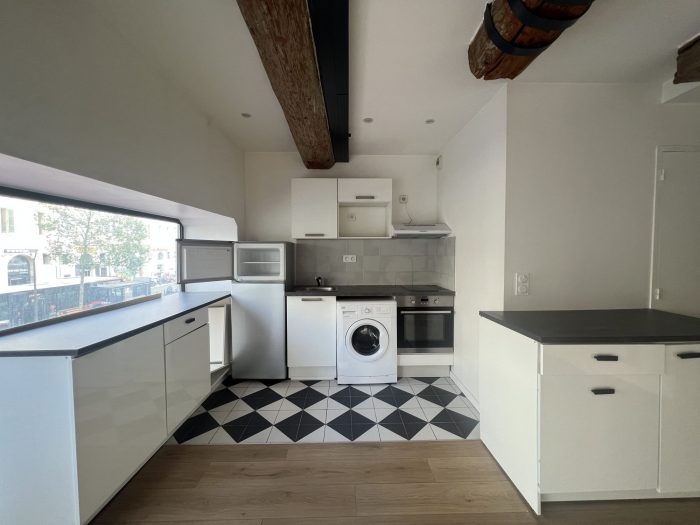 Appartement à louer, 3 pièces - Marseille 13001