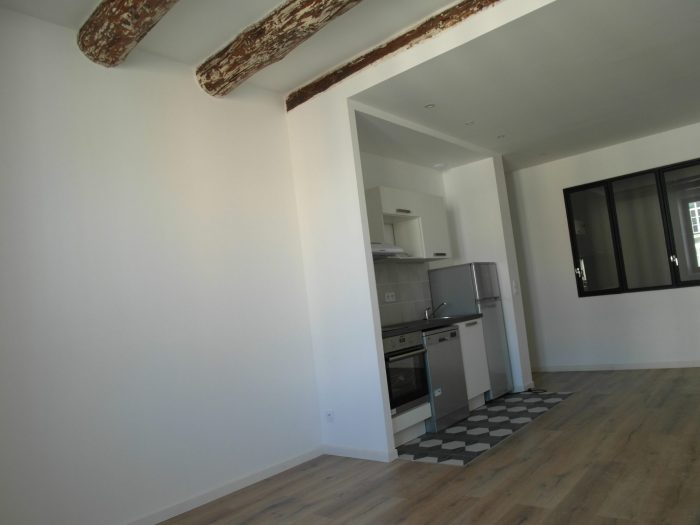 Apartment for rent, 2 rooms - Marseille 13001