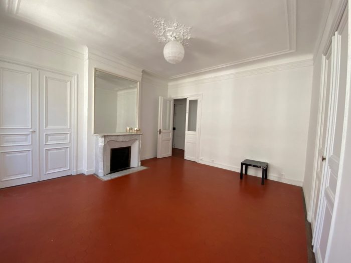 Apartment for rent, 5 rooms - Marseille 13004