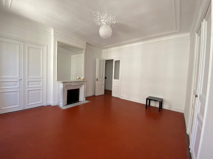 Appartement à louer, 5 pièces - Marseille 13004