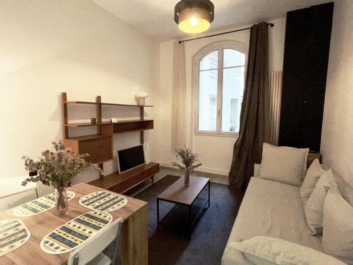 Appartement à louer, 2 pièces - Paris 75016
