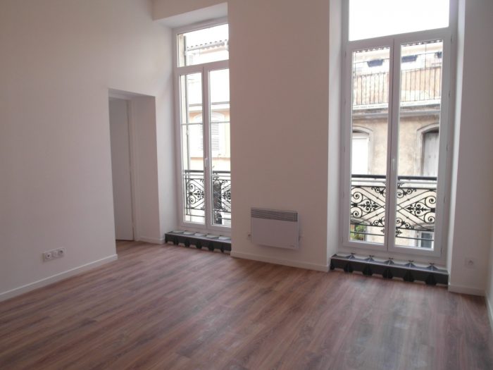 Apartment for rent, 2 rooms - Marseille 13001