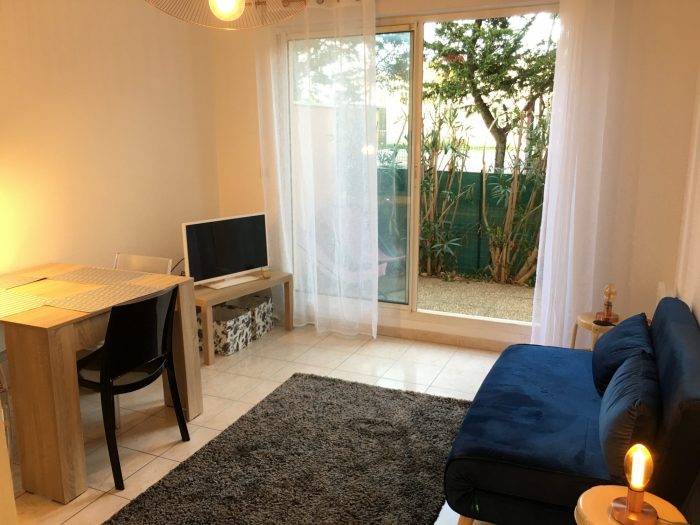 Apartment for rent, 2 rooms - Marseille 13008