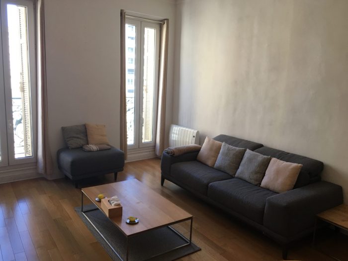 Apartment for rent, 3 rooms - Marseille 13006