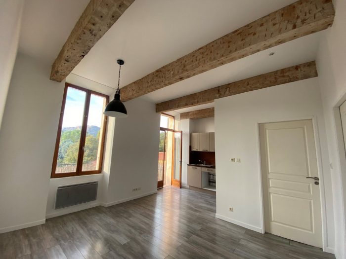 Apartment for rent, 3 rooms - Roquevaire 13360