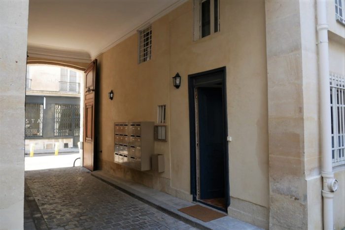 Duplex for sale, 2 rooms - Paris 75003