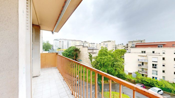Appartement T3 de 58m² à fort potentiel avec balcon et garage - Rue Louis Braille - Villeurbanne