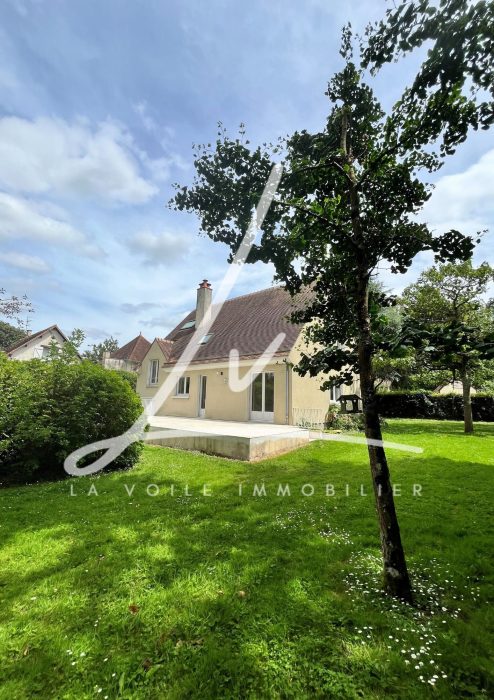 Maison individuelle à louer, 7 pièces - ROSEL 14740