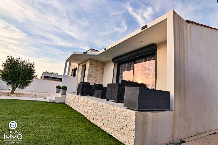 Photo Villa contemporaine t5 - 500 m² - piscine - terrasses image 14/25