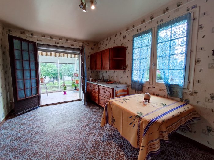 Maison individuelle à vendre, 10 pièces - Aubeterre 10150