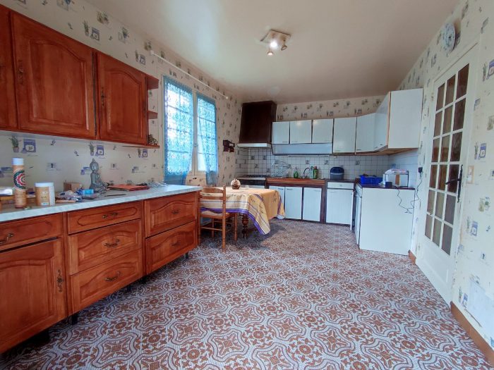 Maison individuelle à vendre, 10 pièces - Aubeterre 10150