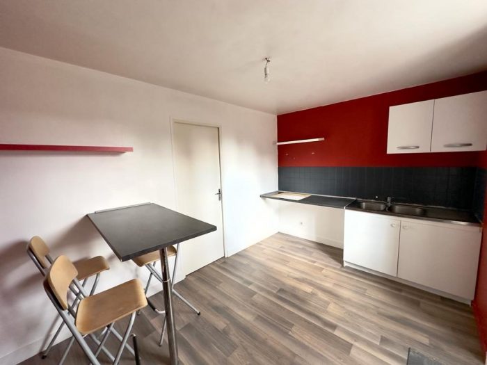 Location annuelle Appartement LE MESNIL-SAINT-DENIS 78320 Yvelines FRANCE